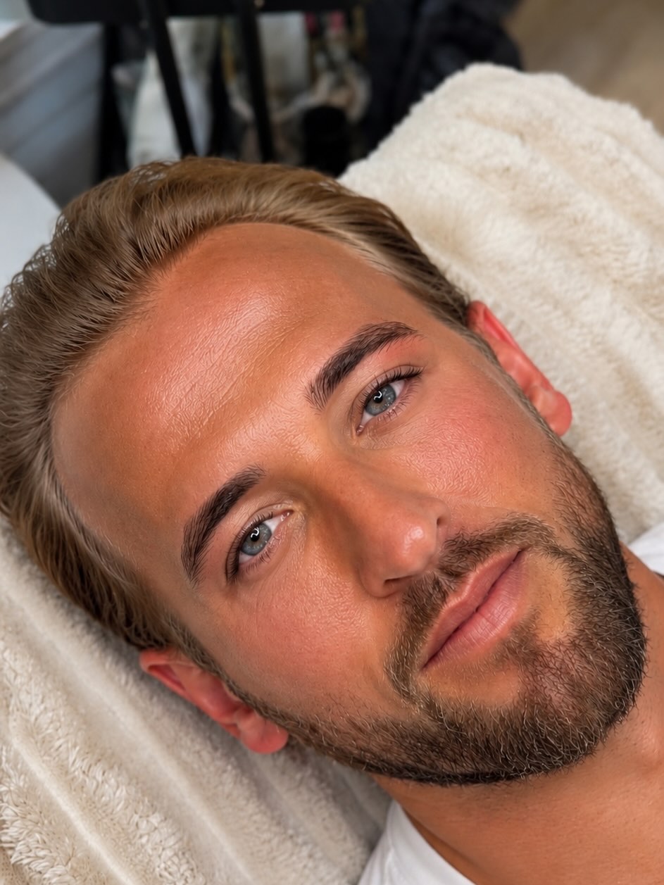 Male brow grooming client