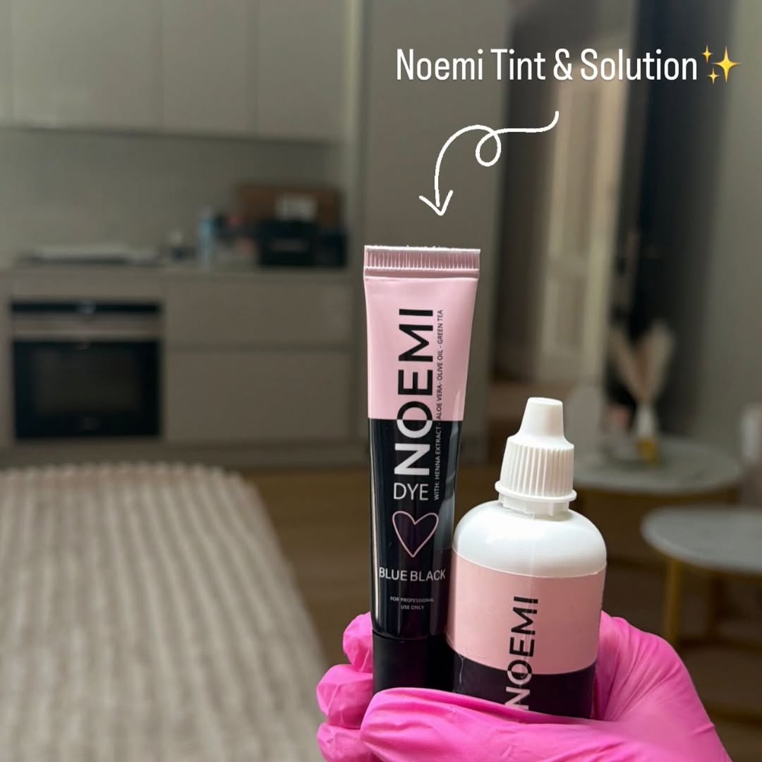 Noemi tint and solution used for brow tinting